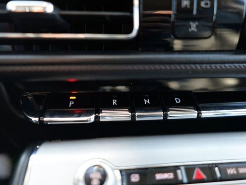 Used 2023 Lincoln Aviator AWD image 25