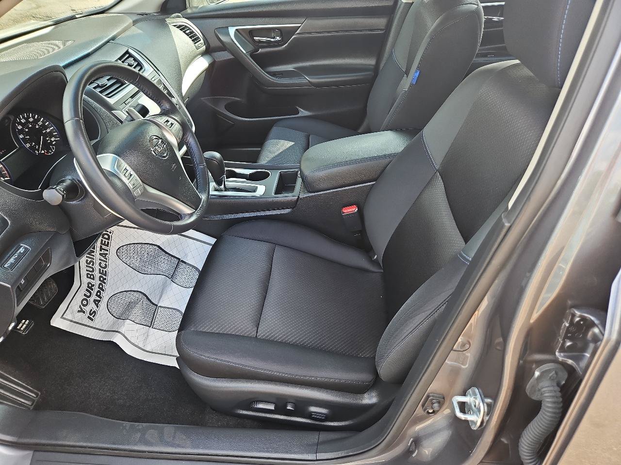 Used 2017 Nissan Altima 2.5 SR FWD image 11