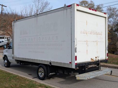 Used 2017 Ford E-450 and Econoline 450 Super Duty RWD image 9