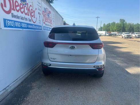 Used 2022 Kia Sportage LX FWD image 4