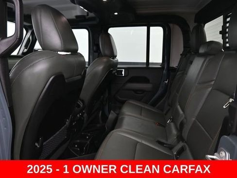 Used 2025 Jeep Gladiator Mojave w/ Convenience Group image 16