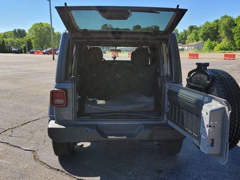 Used 2019 Jeep Wrangler Unlimited Sport S AWD/4WD image 11