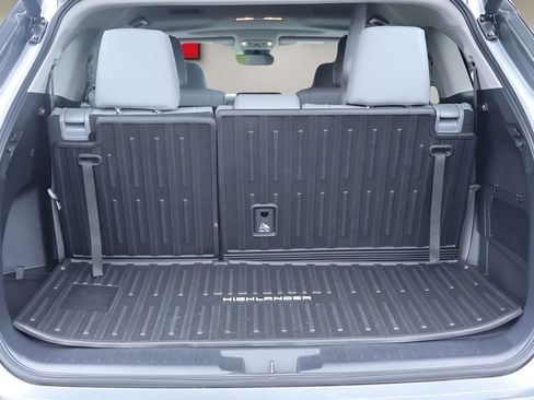 Certified 2025 Toyota Highlander XLE AWD/4WD image 16