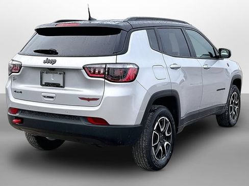 Used 2025 Jeep Compass Trailhawk AWD/4WD image 13