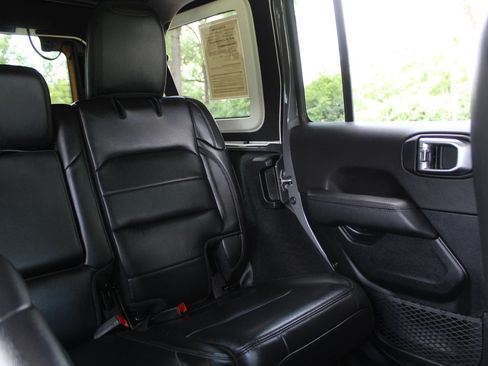 Used 2021 Jeep Wrangler Unlimited Sahara AWD/4WD image 14