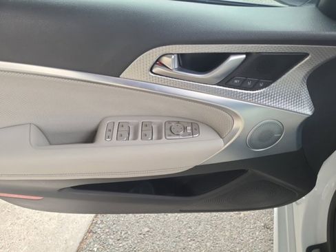 Used 2023 Genesis G70 2.0T w/ Sport Prestige Package image 22