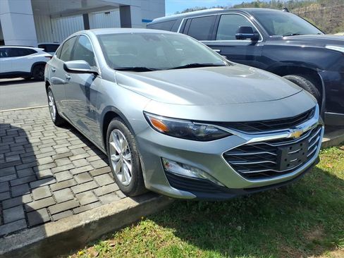 Used 2024 Chevrolet Malibu LT image 3