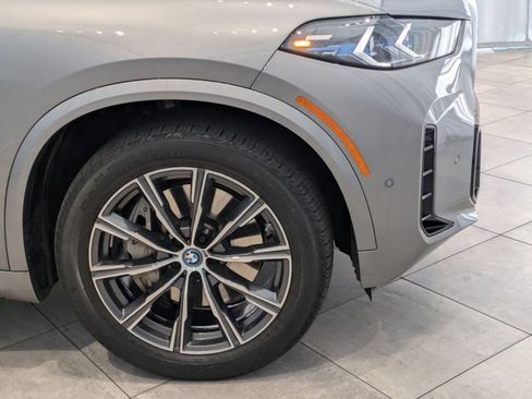 Used 2025 BMW X5 xDrive50e w/ M Sport Package image 30