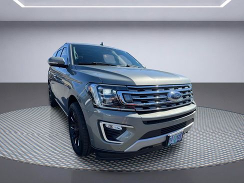 Used 2019 Ford Expedition Limited w/ Equipment Group 302A AWD/4WD image 9