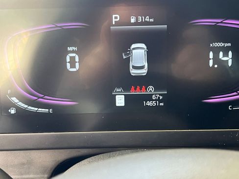 Used 2025 Kia Sportage LX image 40