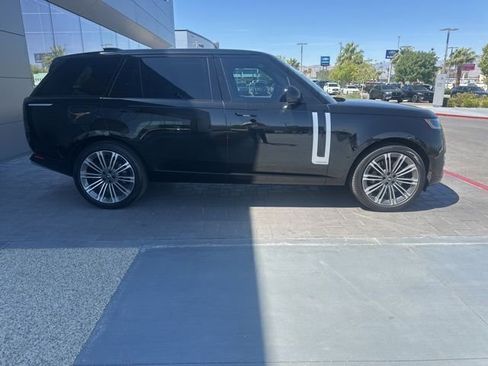 Used 2023 Land Rover Range Rover Long Wheelbase Autobiography image 4