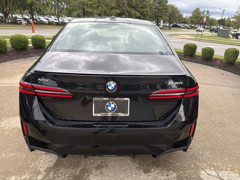 New 2026 BMW 530i xDrive w/ Executive Package image 4