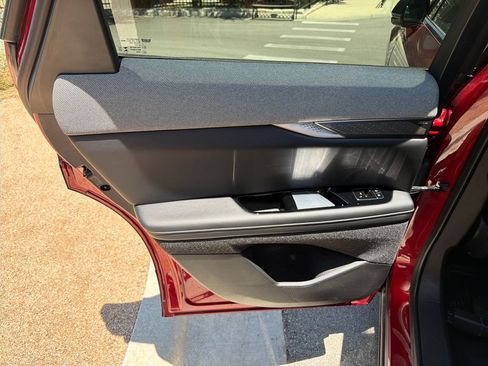 Certified 2025 Cadillac Optiq Sport 2 w/ LPO, Floor Liner Package AWD/4WD image 34