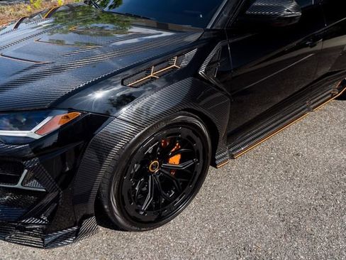 Used 2022 Lamborghini Urus AWD/4WD image 13