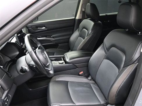 Used 2023 Nissan Pathfinder SL w/ Lighting Package (N92) image 14