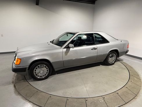 Used 1990 Mercedes-Benz 300 CE Coupe image 5