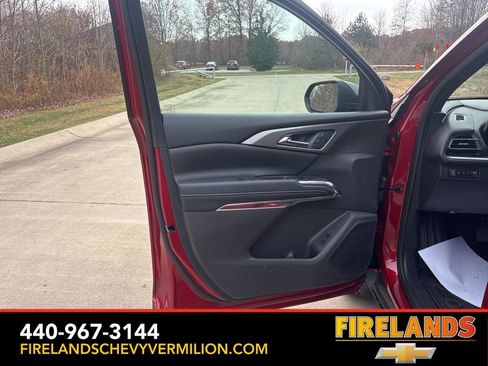 New 2026 Chevrolet Traverse LT w/ Driver Confidence Package image 12