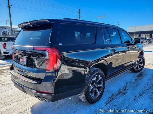 Used 2025 GMC Yukon XL AT4 Ultimate image 8