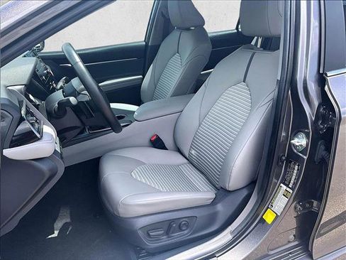 Used 2021 Toyota Camry SE FWD image 24