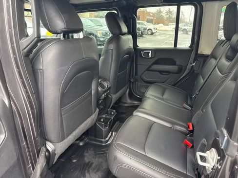 Used 2020 Jeep Wrangler Unlimited Sahara image 10