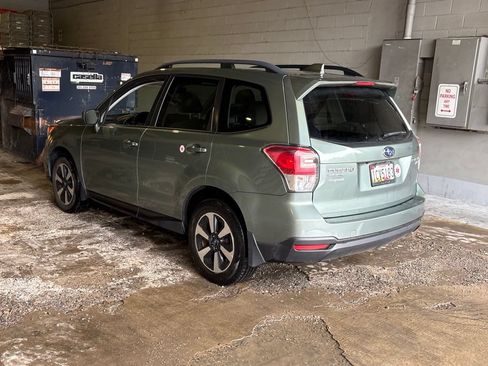 Used 2017 Subaru Forester 2.5i Premium w/ All-Weather Package AWD/4WD image 5
