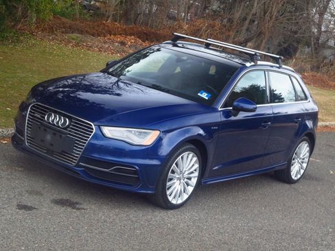 Used 2016 Audi A3 e-tron Prestige w/ Prestige Package image 25