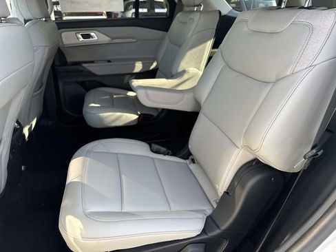 New 2026 Ford Explorer Active w/ Active Comfort Package image 16