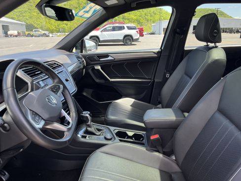 Used 2023 Volkswagen Tiguan SE R-Line AWD/4WD image 14