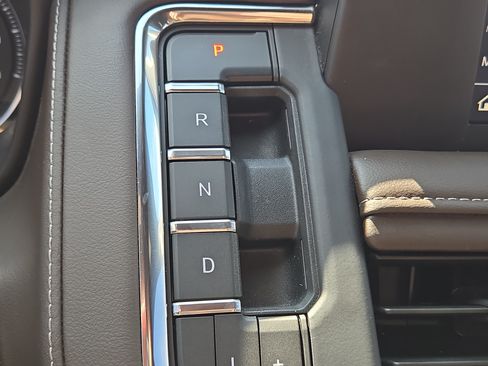 Used 2024 Chevrolet Tahoe LS RWD image 32