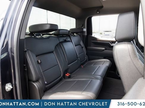 Used 2025 GMC Sierra 1500 SLT AWD/4WD image 17