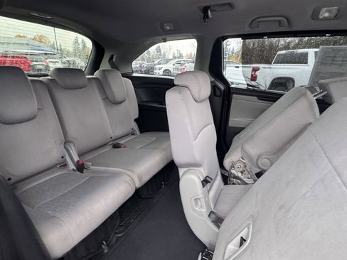 Used 2019 Honda Odyssey EX image 12