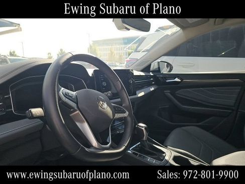 Used 2025 Volkswagen Jetta SEL FWD image 5