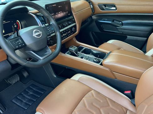 New 2026 Nissan Pathfinder Platinum AWD/4WD image 12