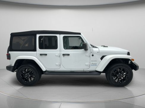 Used 2023 Jeep Wrangler Unlimited Sahara w/ Cold Weather Group AWD/4WD image 2