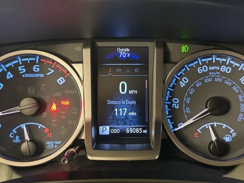 Used 2022 Toyota Tacoma SR5 image 19