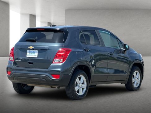 Used 2021 Chevrolet Trax LS w/ Tint and Cruise Package AWD/4WD image 4