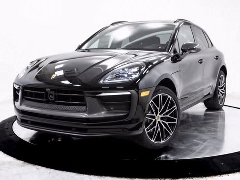 Certified 2025 Porsche Macan Turbo image 1