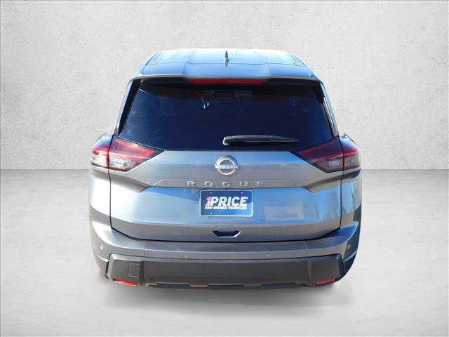 Used 2025 Nissan Rogue SV FWD image 11