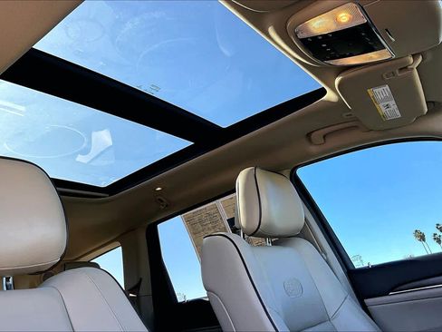 Used 2017 Jeep Grand Cherokee Overland image 13