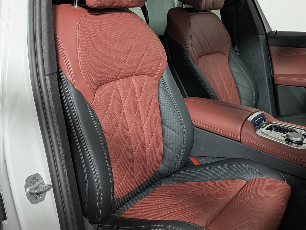 Used 2026 BMW X6 M60i AWD/4WD image 29