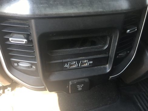 Used 2020 RAM 1500 Big Horn AWD/4WD image 12