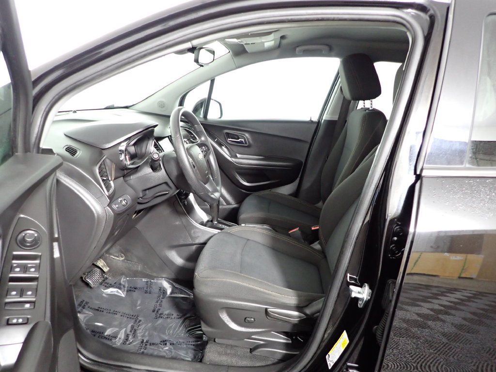 Used 2020 Chevrolet Trax LS w/ Tint and Cruise Package AWD/4WD image 18