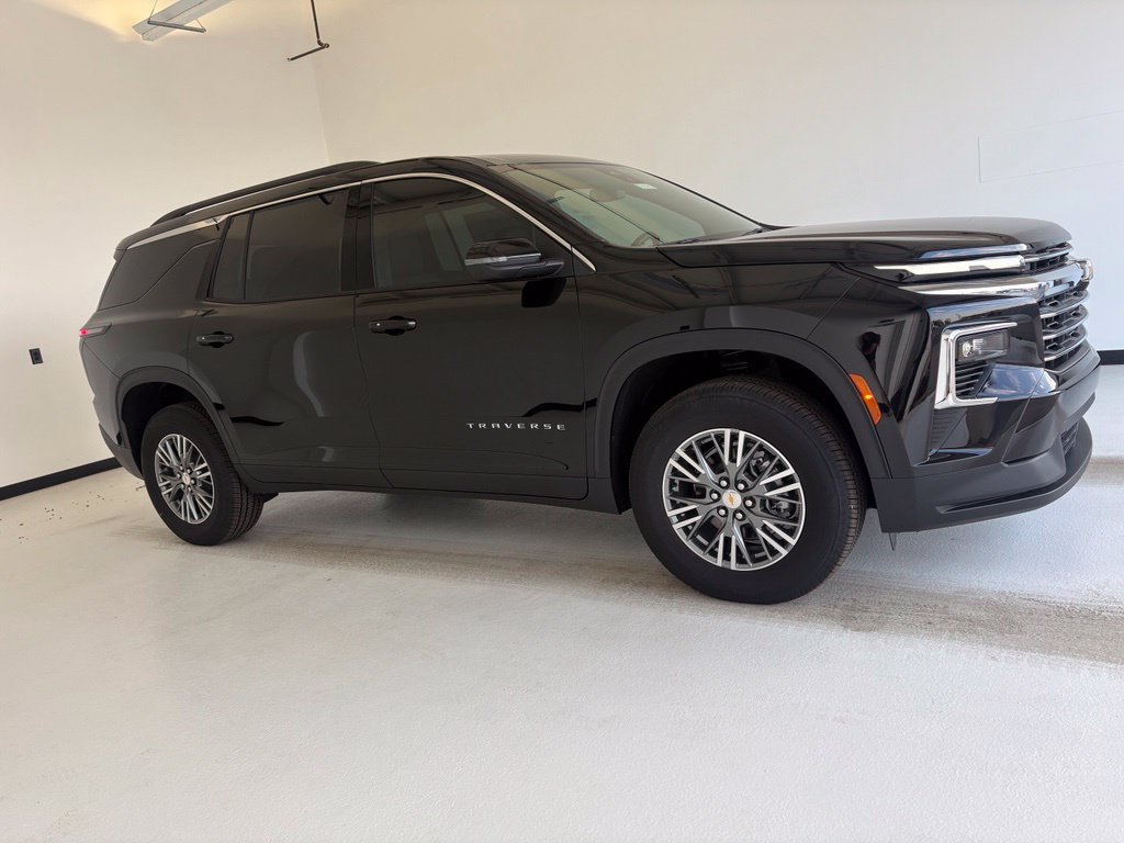 New 2027 Chevrolet Traverse LT w/ Driver Confidence Package FWD image 1