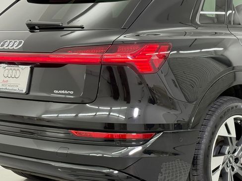 Certified 2022 Audi e-tron Premium w/ Convenience Plus Package image 13
