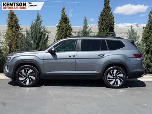 Used 2025 Volkswagen Atlas SE AWD/4WD image 4