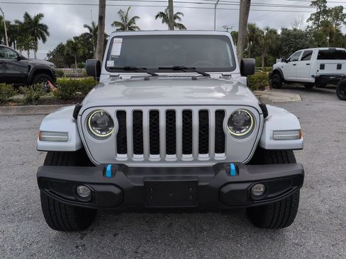 Used 2023 Jeep Wrangler Unlimited Sahara AWD/4WD image 3
