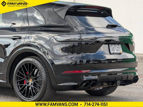 Used 2023 Porsche Cayenne GTS image 10