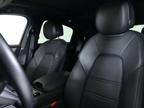 Certified 2024 Porsche Cayenne S image 5