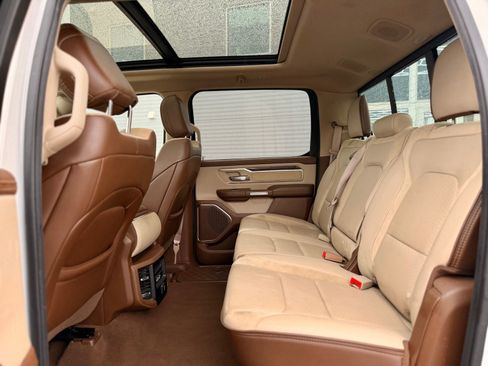 Used 2019 RAM 1500 Laramie AWD/4WD image 29