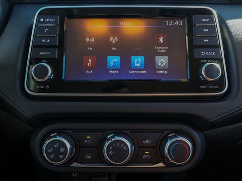 Used 2025 Nissan Versa S w/ Trunk Package image 34